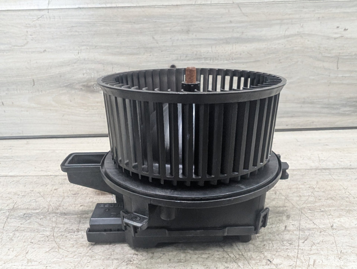 17-25 OEM AUDI A4 A5 Q5 AC Heater Box Blower Motor Unit Assembly Fan