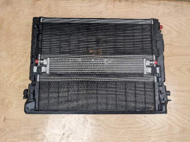 19-22 OEM BMW G20 iX 330i B46 Radiator Condenser Cooling Fan Assembly 600W