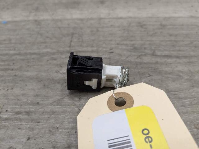OEM BMW F30 F36 F80 F82 F83 M3 M4 F90 G01 G05 G12 G20 G30 X3 X5 USB Socket Port