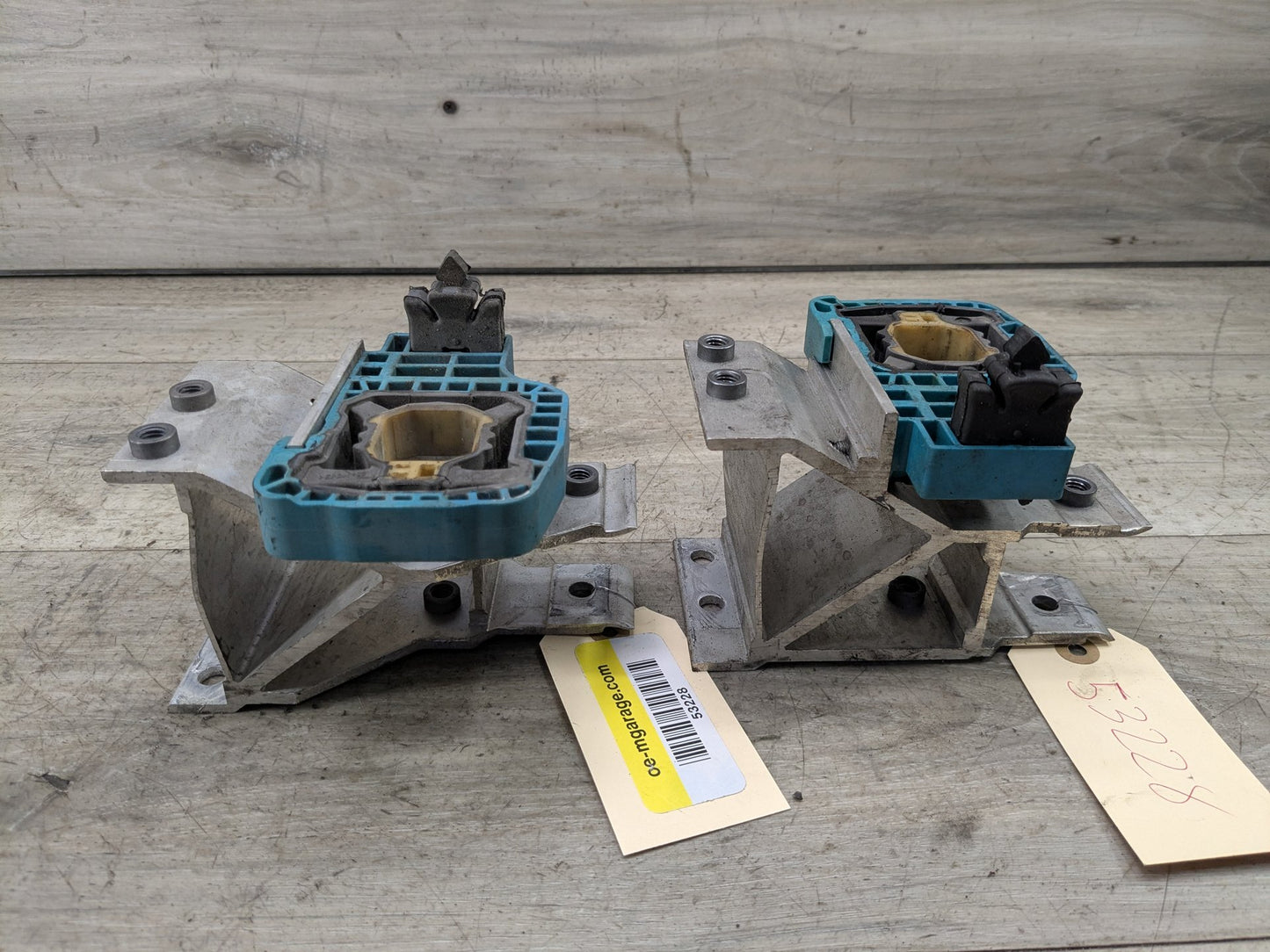 OEM BMW F90 F93 G11 G12 G16 G30 M5 Radiator Mount Support Bracket Left Right SET
