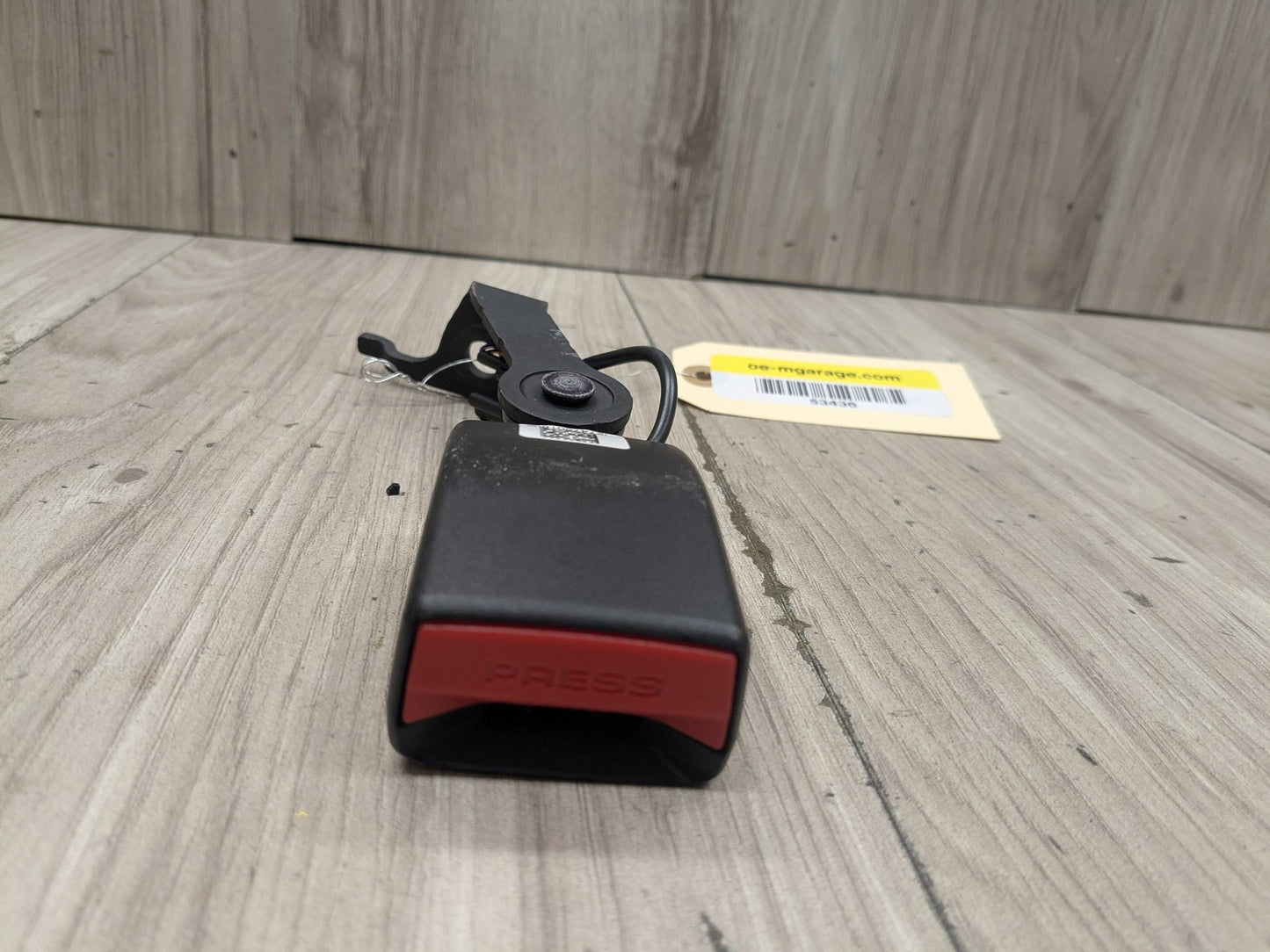 OEM BMW F90 M5 G30 530 540 M550 Rear Right Passenger Seatbelt Seat Belt Buckle