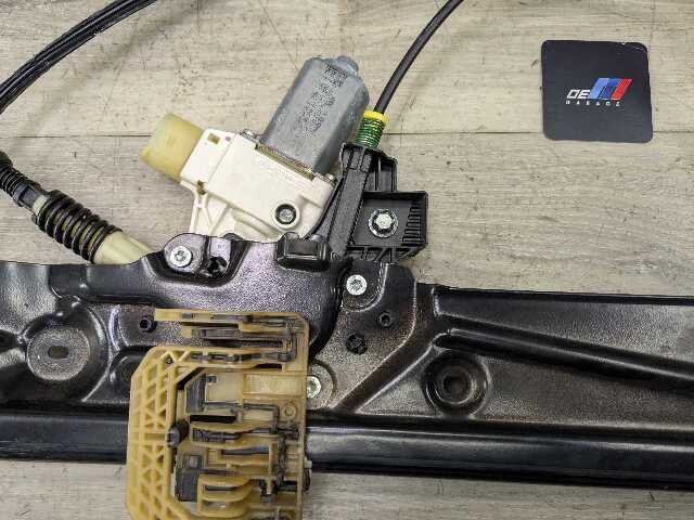 OEM BMW F10 528 535 550 M5 FRONT Right Passenger Door Window Regulator Motor