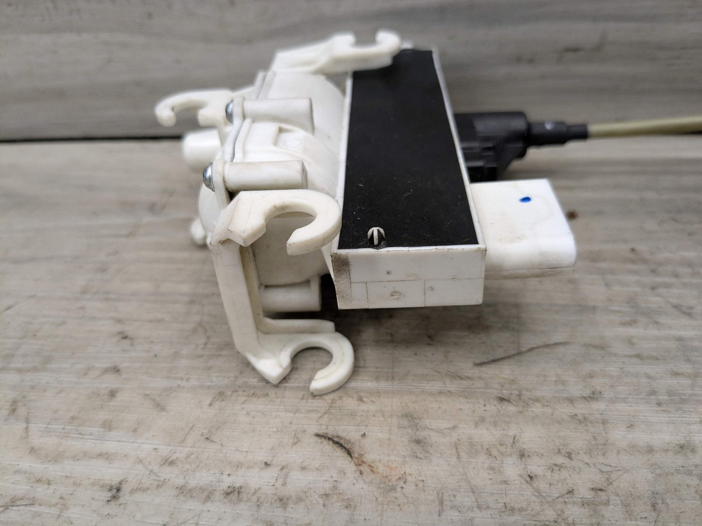 2016 BMW 740i G12 Front Right Passenger Door Latch Lock Actuator w/ Soft Close 2581894 16-22 OEM BMW G11 G12 Front Right Passenger Door Lock Latch Actuator SOFT CLOSE