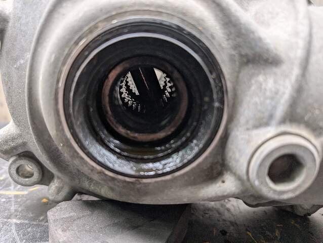 OEM BMW F22 F30 F32 F36 xDrive AWD Front Differential Axle Gearbox Carrier AT
