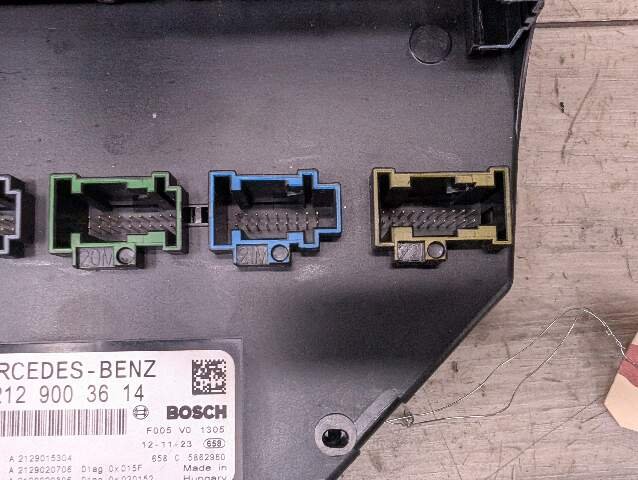 OEM Mercedes A207 W212 E550 Front SAM Module Relay Fuse Junction Box