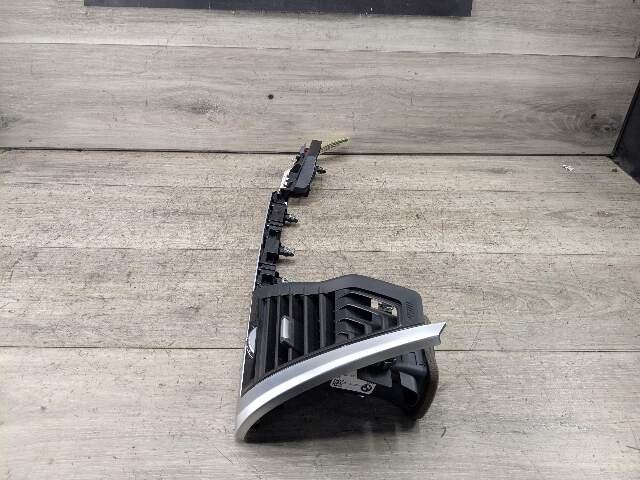 OEM BMW G01 G02 F97 F98 X3 X4 X3M X4M Front Right Passenger Air Vent Grille