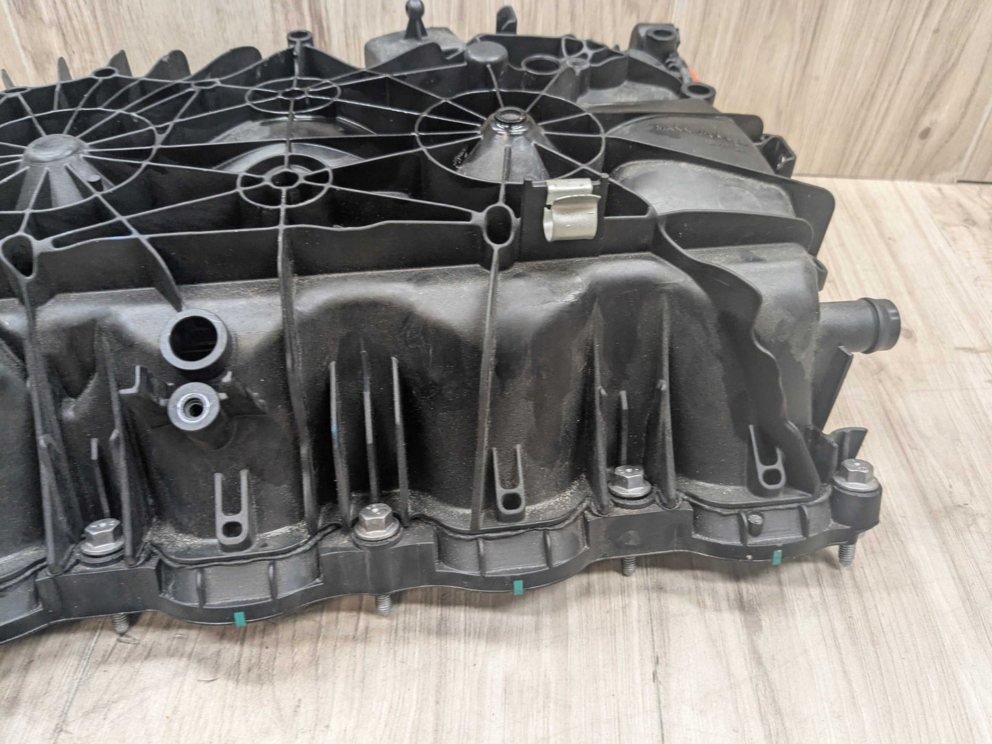 OEM BMW G01 G05 G12 G20 G42 G30 M340 M440 X3 Engine B58 Intake Manifold 8647977