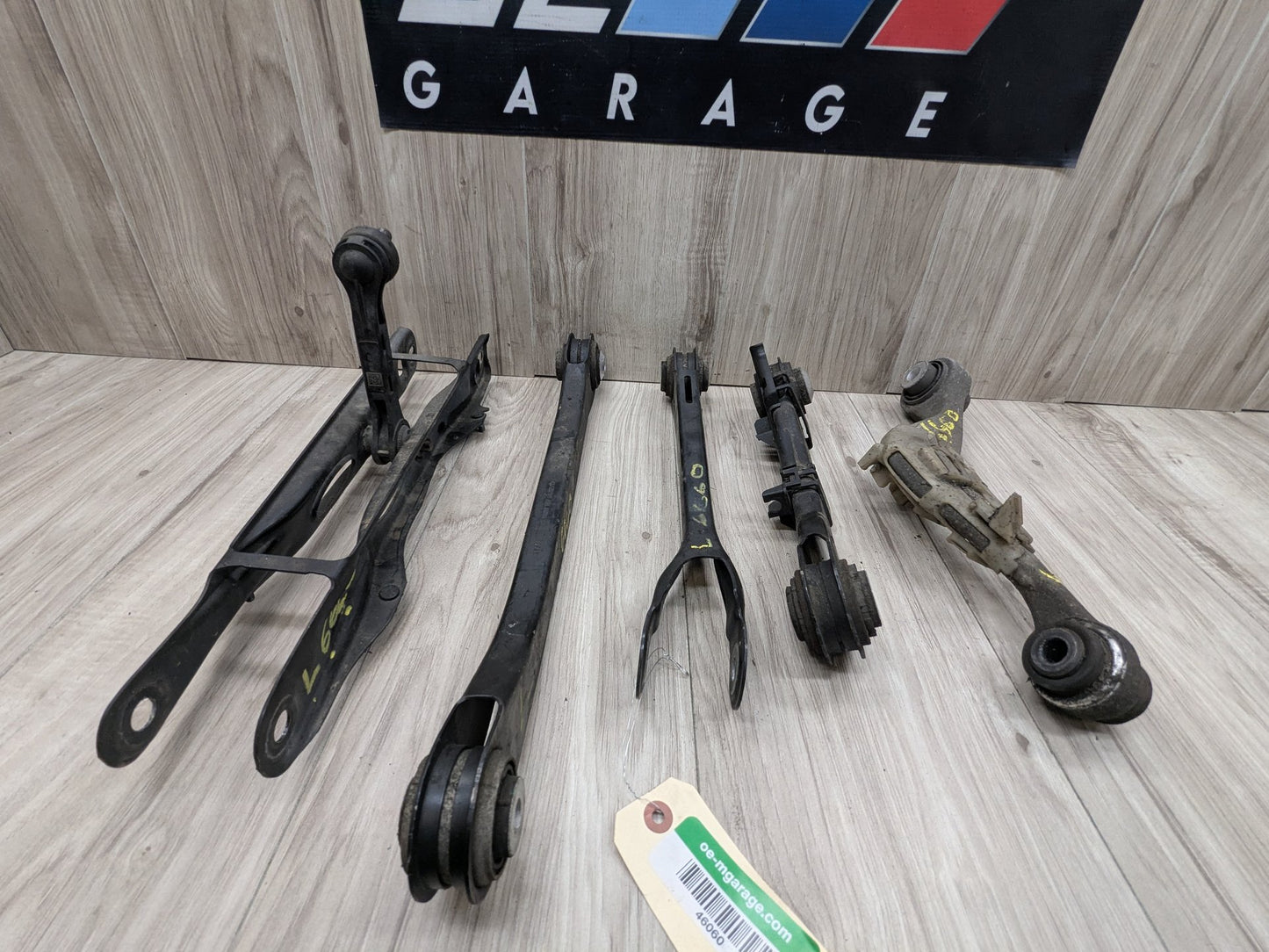 2018 BMW M550i G30 Rear Left Driver Control Arms SET 6861125 OEM BMW G11 G12 G14 G15 G16 G30 Rear Left Driver Upper Lower Control Arm SET