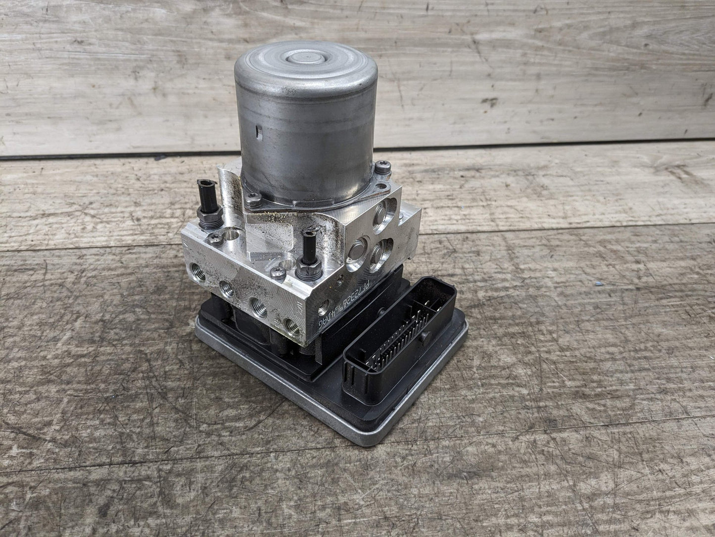 2018 BMW 540i G30 ABS Pump Module 6889210 16-20 OEM BMW G30 G32 G11 G12 750 DSC ABS Pump Computer Unit Anti Lock Brake