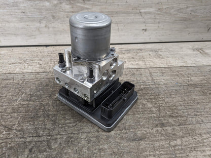 2018 BMW 540i G30 ABS Pump Module 6889210 16-20 OEM BMW G30 G32 G11 G12 750 DSC ABS Pump Computer Unit Anti Lock Brake