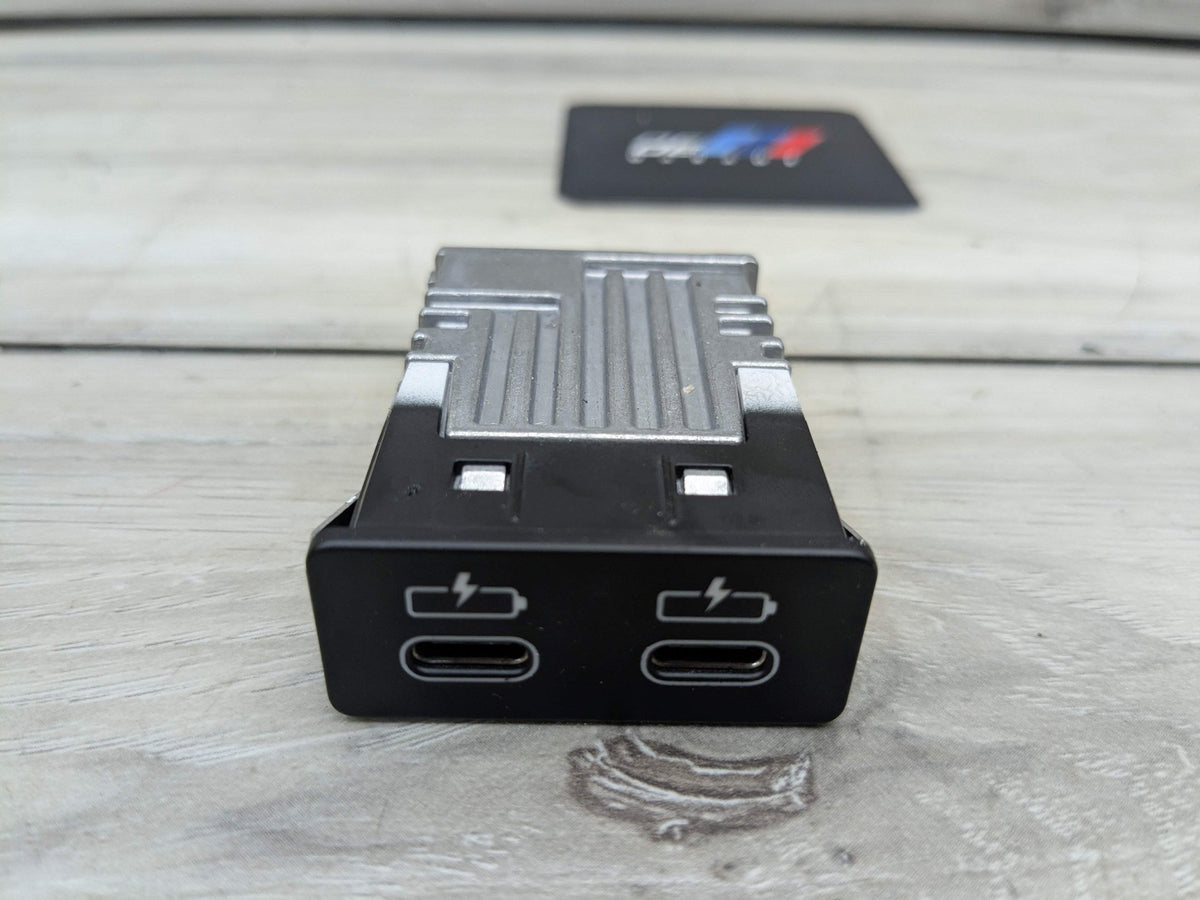 OEM BMW G01 G02 G11 G12 G20 G30 F97 USB Type C Charger Port Socket Connector