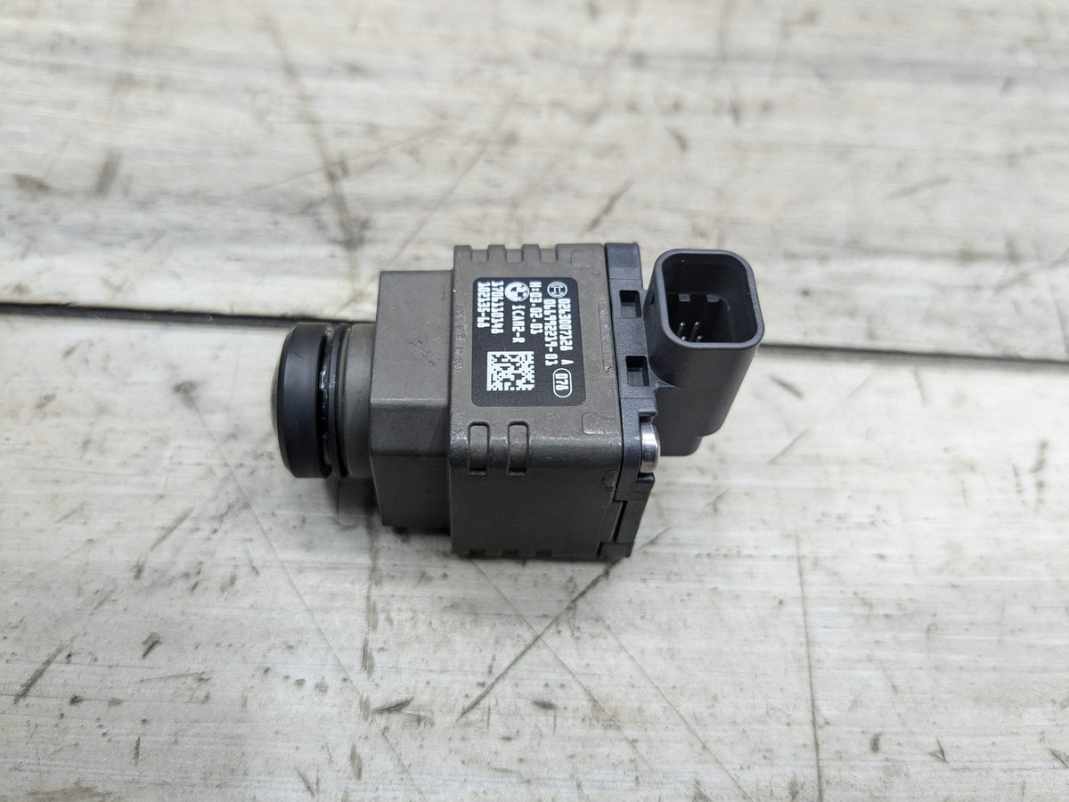 OEM BMW G11 G12 G30 530 540 M550 740 750 Rear View Backup Reverse Camera i-CAM2
