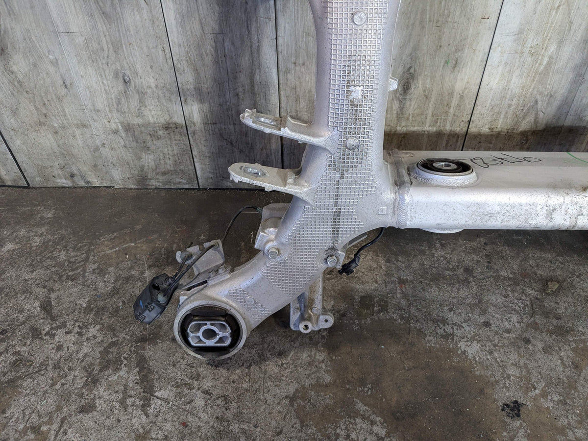 2020 BMW X5 G05 Rear Axle Support Crossmember Subframe 6894149 OEM BMW G05 G06 G07 X5 X6 X7 Rear Axle Subframe Suspension Carrier Crossmember OEM