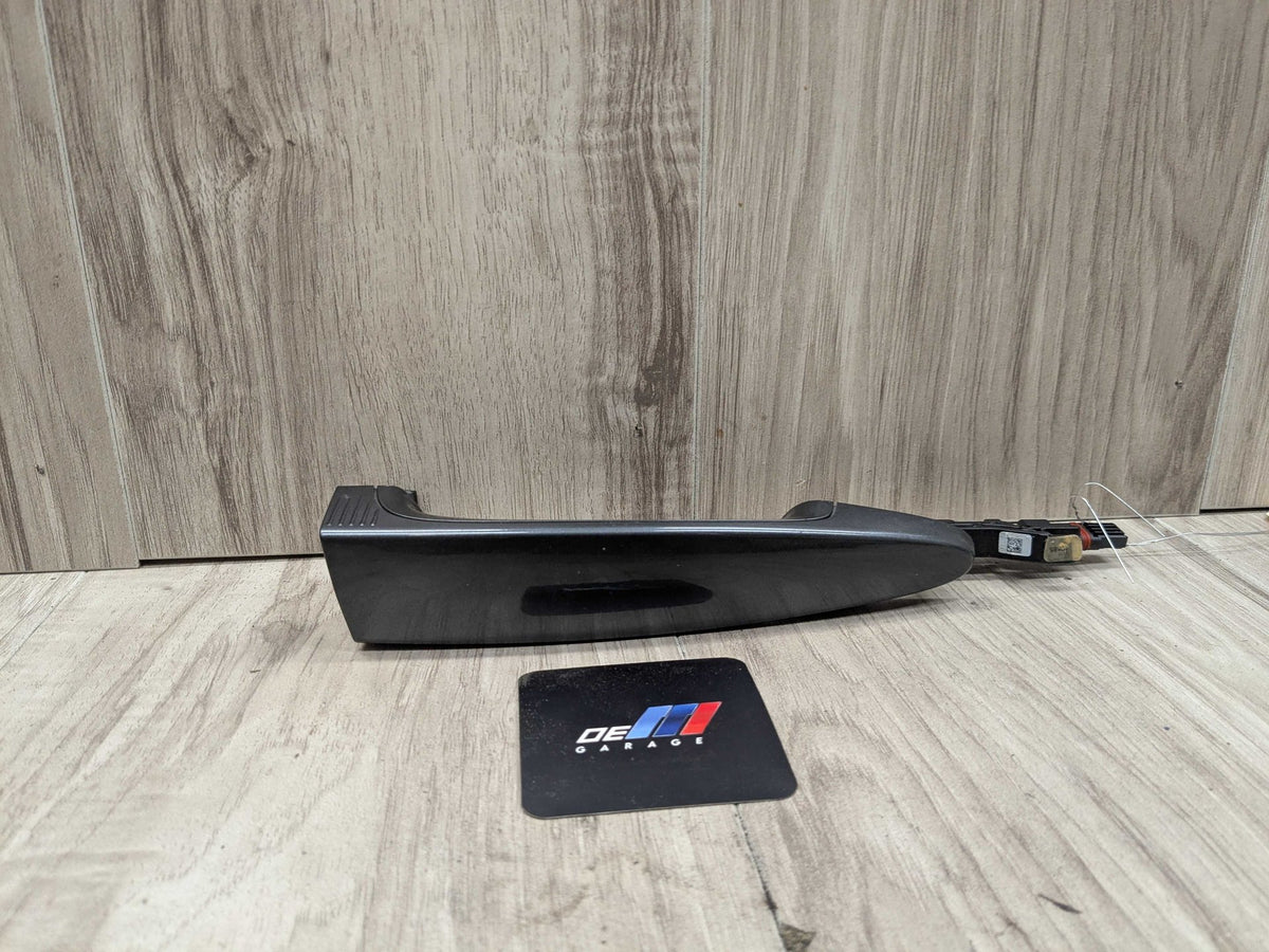 OEM BMW F30 F32 F80 F82 Front Right Passenger Door Handle COMFORT ACCESS Gray
