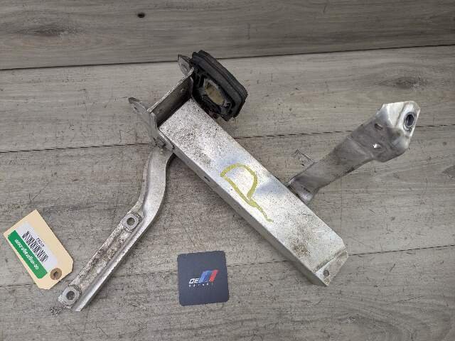 OEM BMW F01 F02 740 750 Front Right Passenger Bumper Reinforcement Mount Bracket