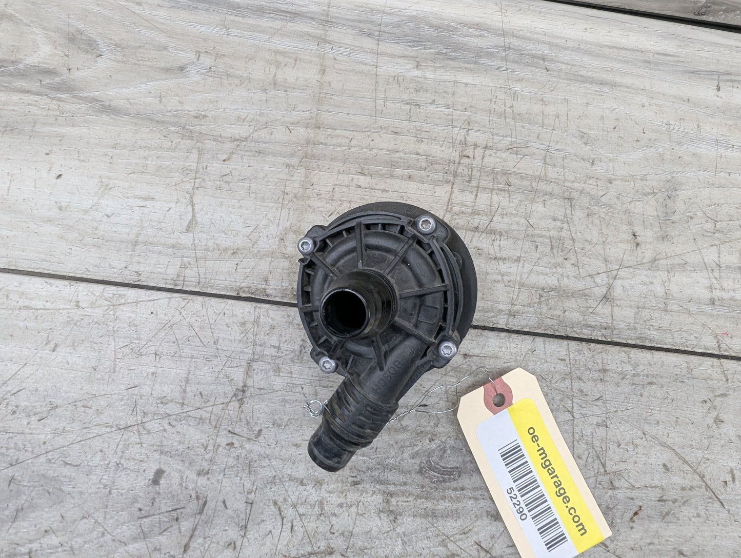*OEM BMW G01 G05 G20 G22 G30 G42 G80 G82 G83 M3 M4 Engine Auxiliary Water Pump