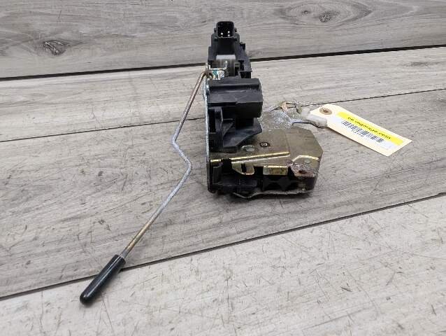 1996 - 2003 BMW Z3 E36 Front Right Passenger Door Latch Lock Actuator 8353012 M54B25O0