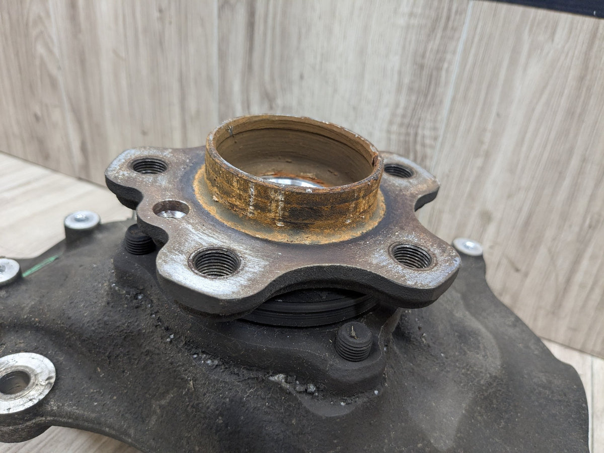 OEM BMW G30 530 540 M550 AWD Front Right Passenger Hub Spindle Knuckle Bearing