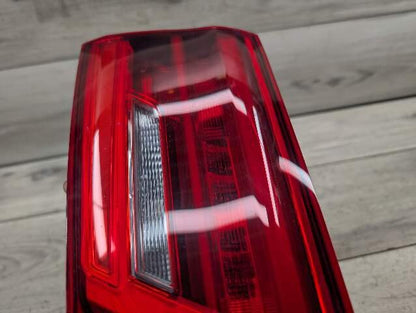 2017 - 2023 BMW M550i G30 Rear Right Passenger Inner Tail Light 7376476 N63B44O2