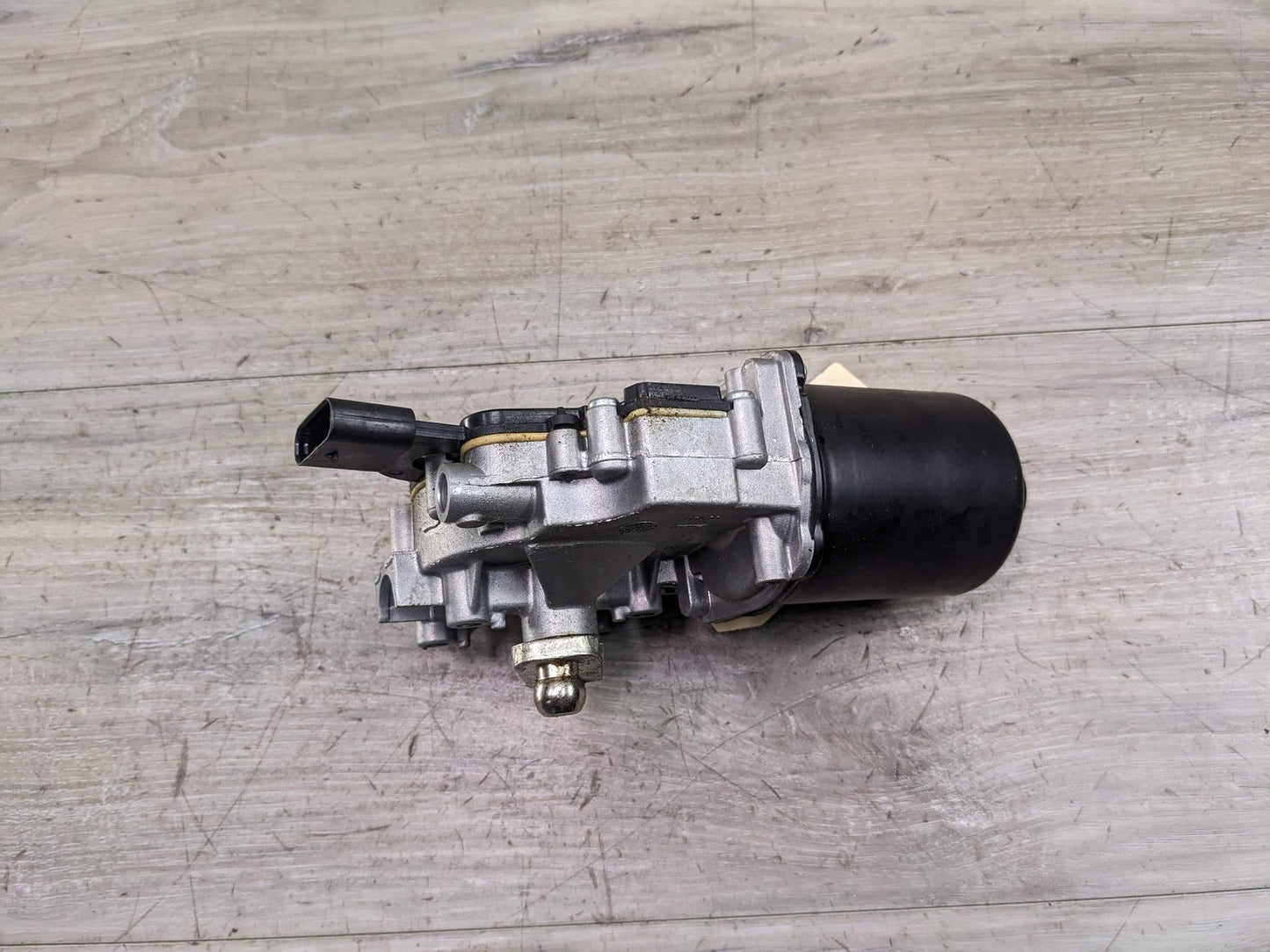 12-18 OEM BMW F22 F30 F32 F33 F36 235 325 328 335 428 435 Windshield Wiper Motor