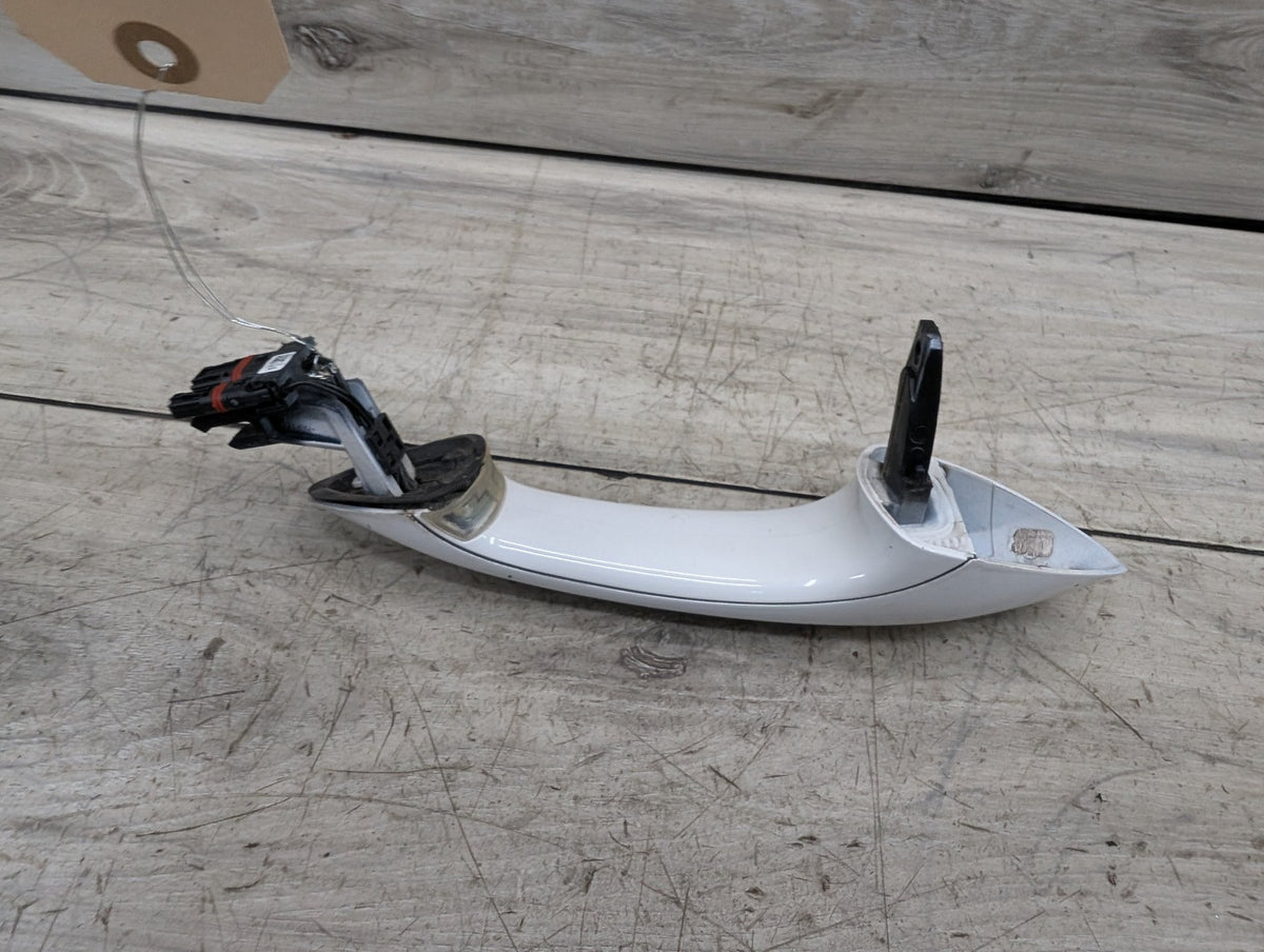 2011-2016 BMW 528i F10 Front Right Passenger Exterior Door Handle w/ Comfort Access 7305276 OEM BMW F02 F06 F10 F13 M5 Front Rear Right Passenger Door Handle COMFORT ACCESS OEM