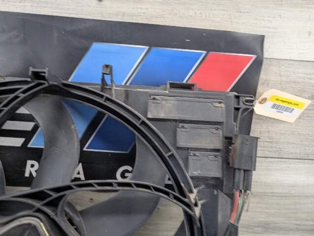 OEM BMW F10 528 Radiator Cooling Fan Shroud w Motor 600W