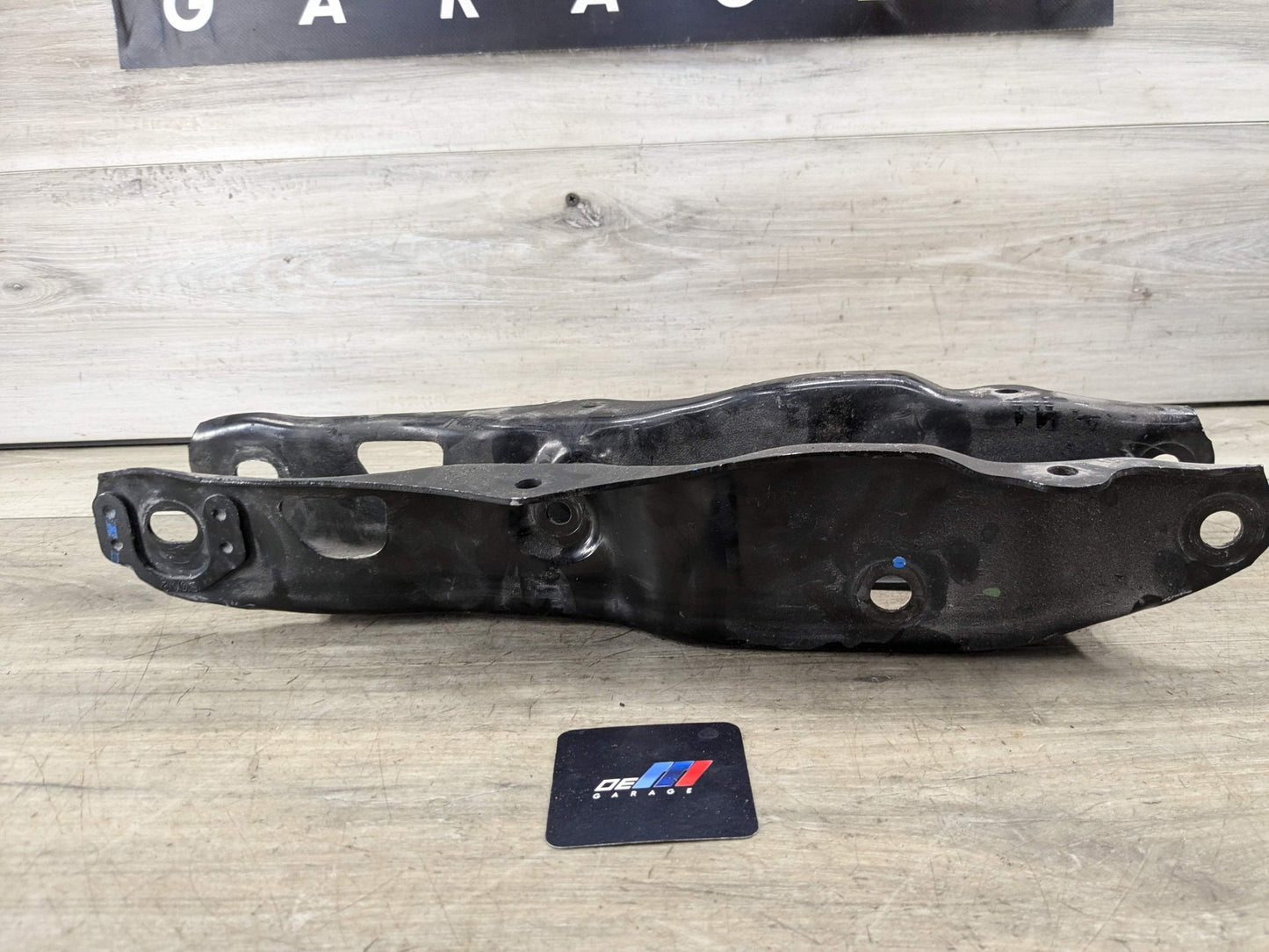 2020 BMW X5 G05 Rear Right Passenger Control Arm 6878031 19-23 OEM BMW G05 G06 G07 X5 X6 X7 Rear Left Driver Side Forward Control Arm OEM