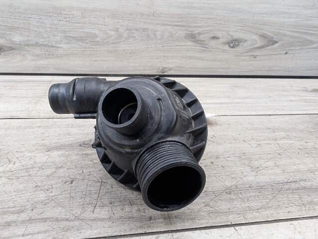 OEM BMW F15 F16 F23 F30 F32 F33 F36 Engine N55 Water Coolant Thermostat Housing