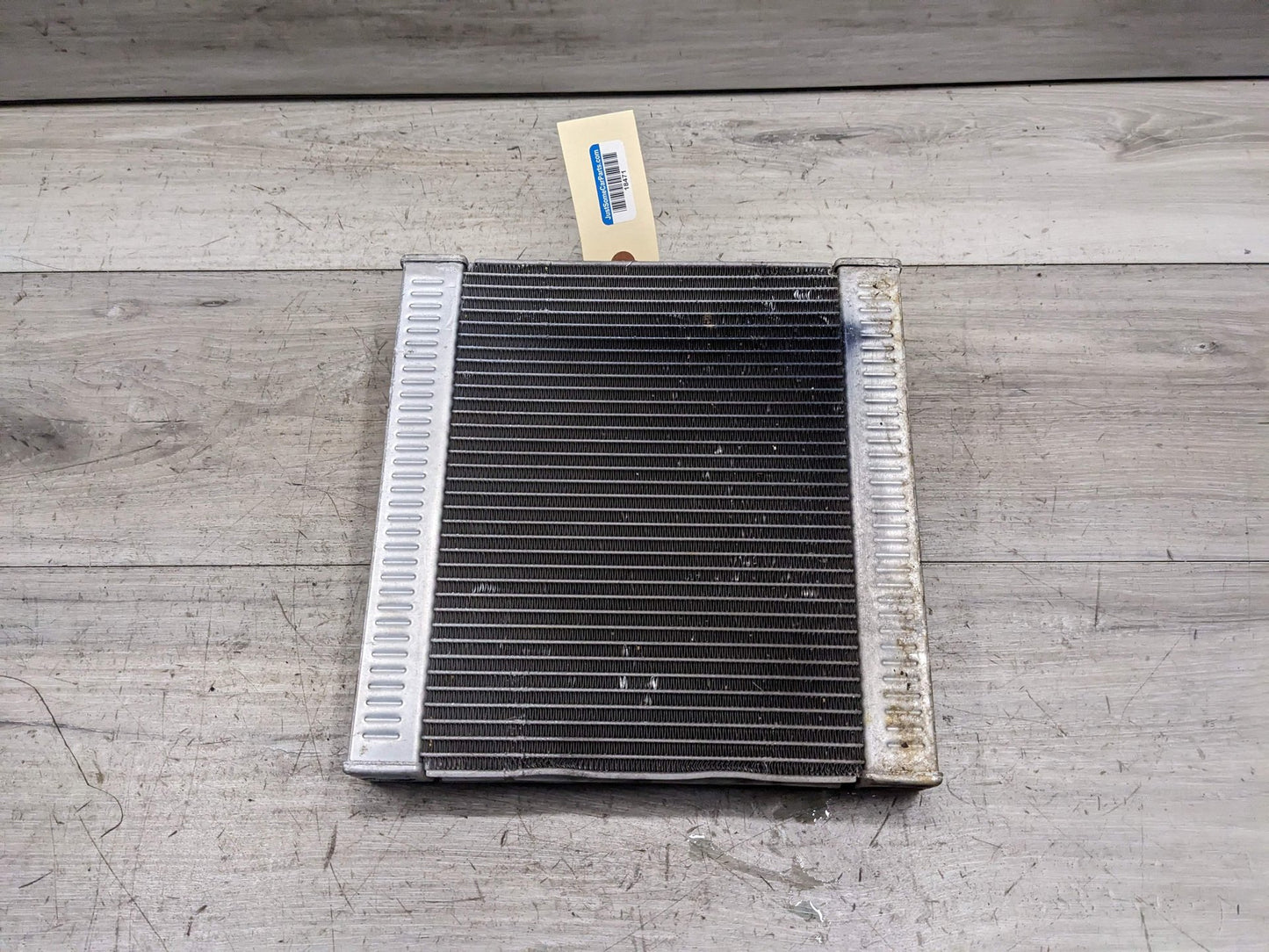 18-24 OEM BMW G12 G14 G16 G30 F90 F93 M5 M8 Second Auxiliary Coolant Radiator