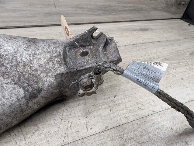 09-13 OEM BMW E70 X5 Left Driver Side Engine M57 Mounting Support Bracket