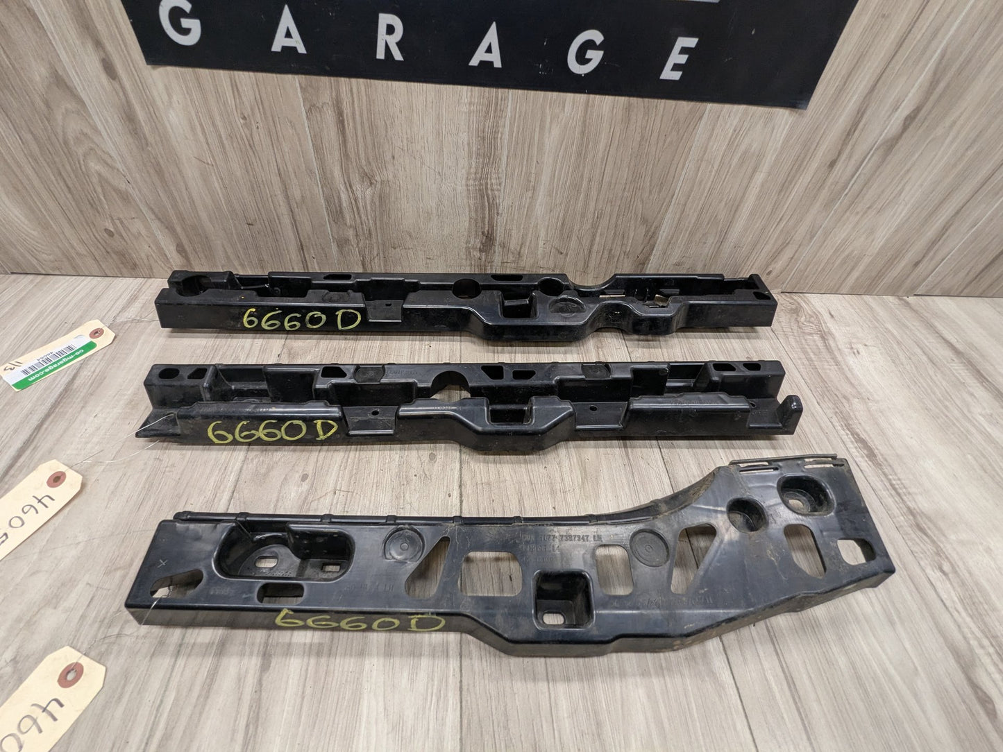 17-23 OEM BMW G30 F90 M5 Left Driver Side Skirt Rocker Panel Bracket SET