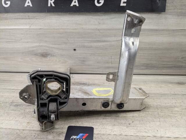 OEM BMW F01 F02 740 750 760 Front Left Driver Bumper Reinforcement Mount Bracket