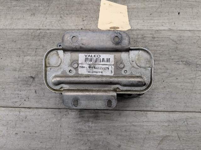 2011-2016 BMW 528i F10 Tranmssion Oil Cooler 7638582 OEM BMW F10 528 Engine N20 Transmission Oil Cooler Heat Exchanger