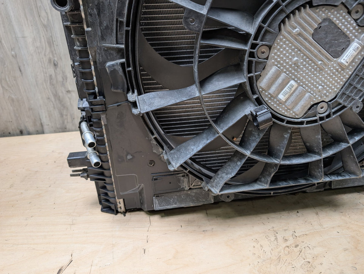 2019-2026 BMW X5 G05 Radiator Cooling Condenser Fan Shroud Assembly SET 8655762