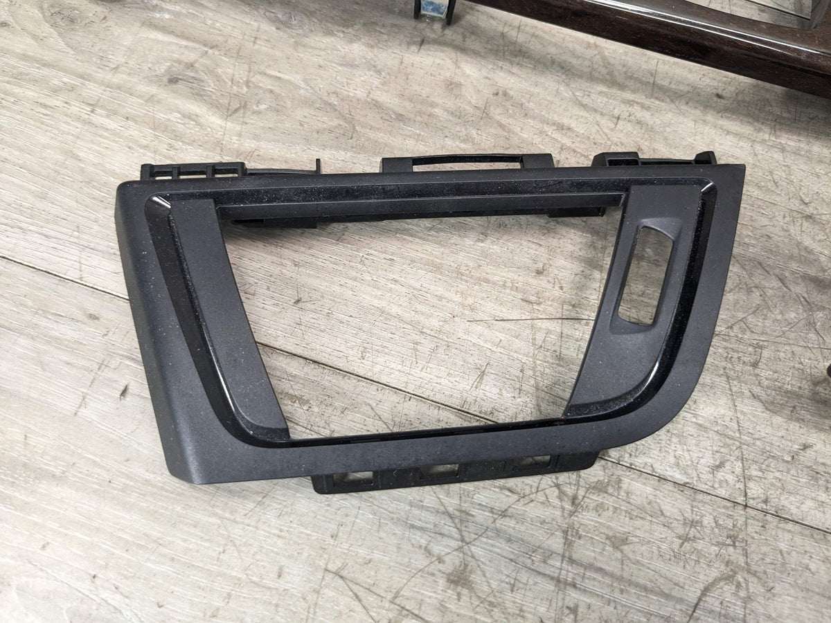 2015 BMW 328i F31 Front Rear Left Right Interior Door Panel Trims SET 9231229 ENGINE COOLANT PUMP: The elec rical connec or o he engine coolan pump could become damaged. Small drops o liquid rom he posi i e crankcase en ila ion (PCV) sys em could drip dow