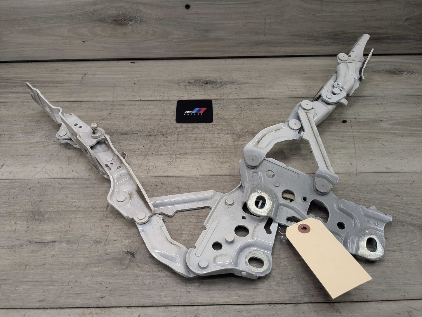2018 BMW M550i G30 Hood Bonnet Hinges SET 7427051 OEM BMW F90 F93 G12 G14 G15 G16 G30 M5 M8 Hood Bonnet Left Right Hood Hinges SET