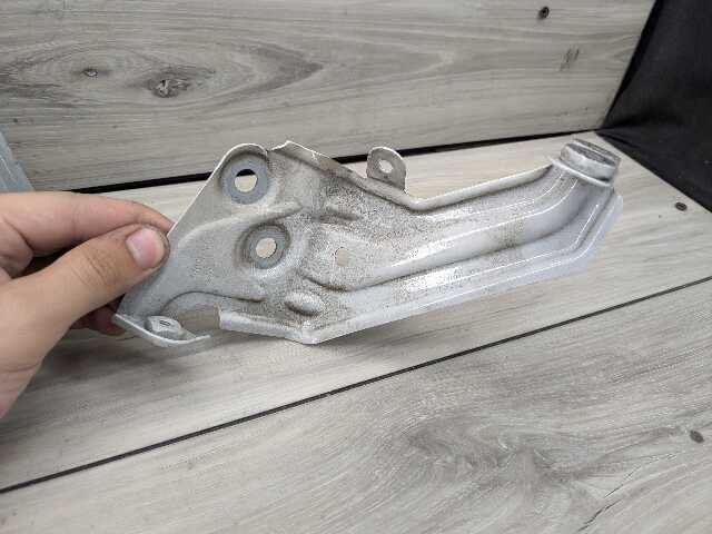 18-24 OEM BMW G01 G02 F97 X3 X4 Right Passenger Fender Wing Holder Bracket SET