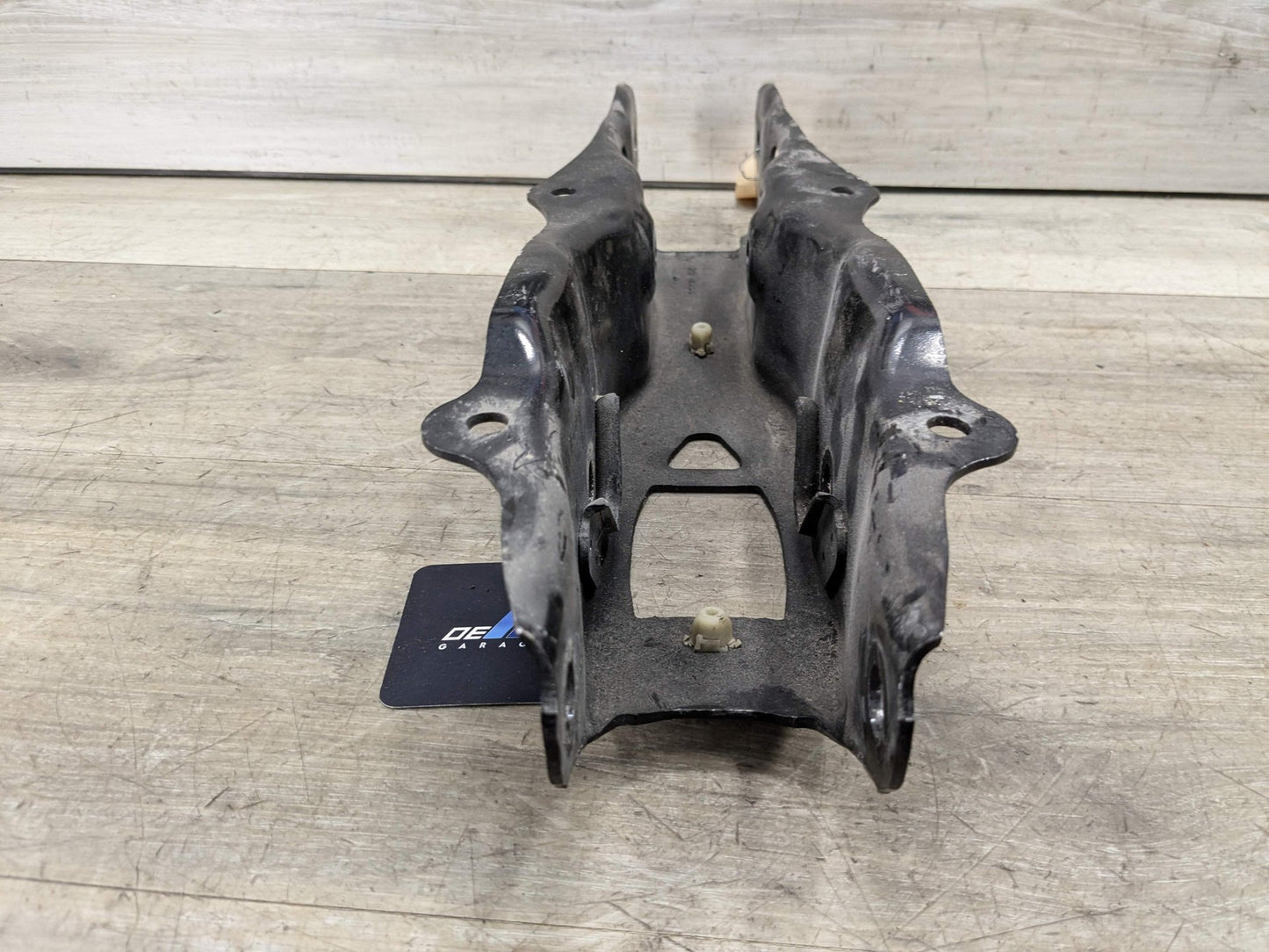 2020 BMW X5 G05 Rear Right Passenger Control Arm 6878031 19-23 OEM BMW G05 G06 G07 X5 X6 X7 Rear Left Driver Side Forward Control Arm OEM