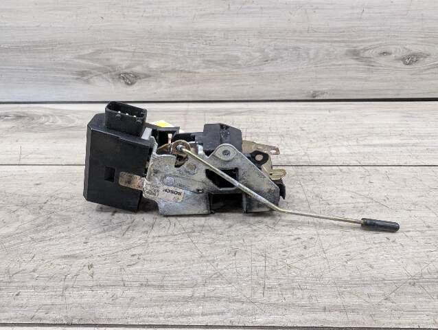 1996 - 2003 BMW Z3 E36 Front Right Passenger Door Latch Lock Actuator 8353012 M54B25O0