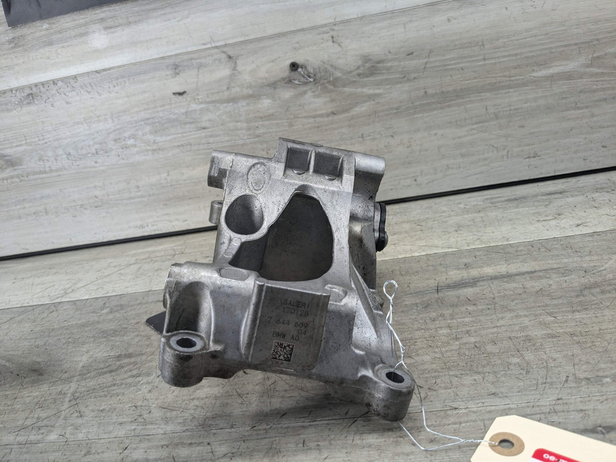 OEM BMW F22 F23 F30 G01 G02 230 330 X3 Engine Coolant Pump With Support B46 B48