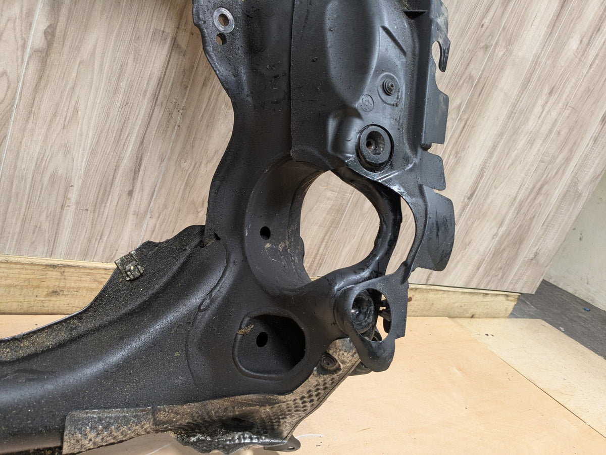 OEM Mercedes W212 E350 E550 4Matic Front Subframe Suspension Crossmember 197 (Obsidian black - Metallic finish)