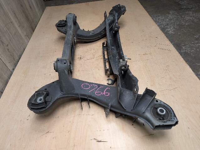 10-16 Mercedes A207 C207 W204 W207 W212 Rear Subframe Support Cradle Crossmember