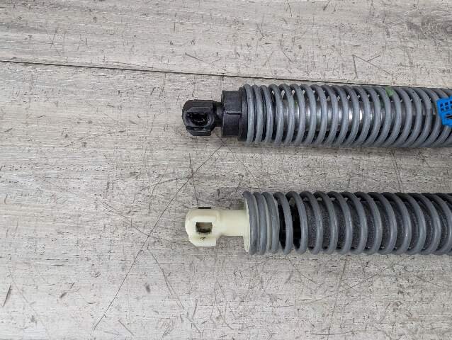 16-19 OEM BMW G12 740 750 M760 Left Right Electric Trunk Lid Shock Strut set
