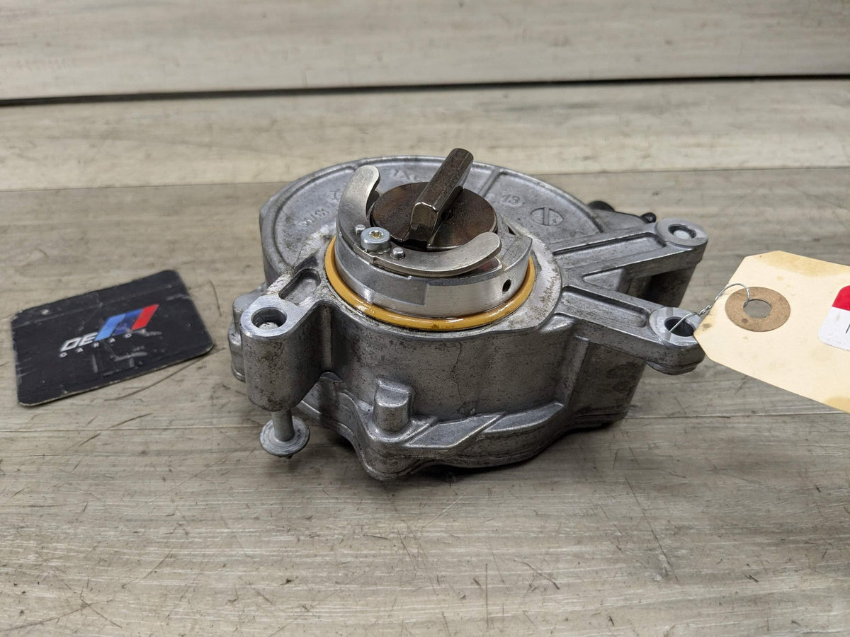 10-19 OEM BMW F10 F12 550 650 750 M5 M6 X5 X6 F86 Engine N63 S63 Vacuum Pump