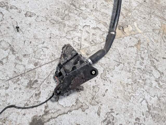 1996 - 2003 BMW Z3 E36 Fuel Vapor Charcoal Canister 1184608 M54B25O0