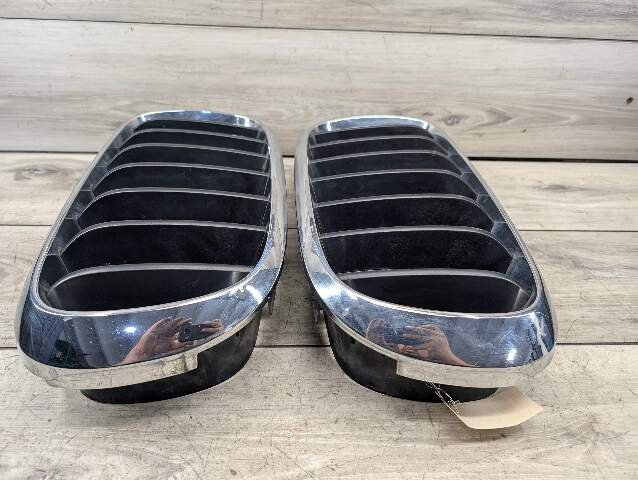 OEM BMW F16 X6 Front Left Driver Side Upper Bumper Kidney Grill Grille Chrome