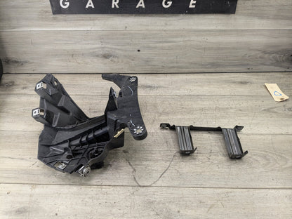 OEM BMW F15 F16 F85 F86 X5 X6 Front Left Driver Fender Mount Support Brackets
