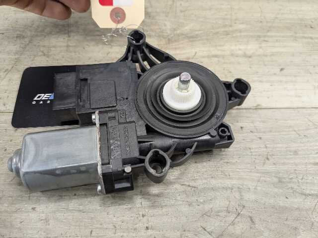 2022 BMW 330i G20 Rear Right Passenger Door Window Glass Regulator Motor 8498864 OEM BMW G20 G80 330 M340 REAR Right Passenger Side Door Window Regulator Motor