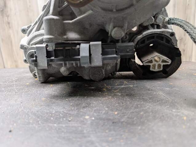 OEM BMW G06 G07 G11 G12 G20 G22 G30 Transmission Transfer Case Gearbox ATC13