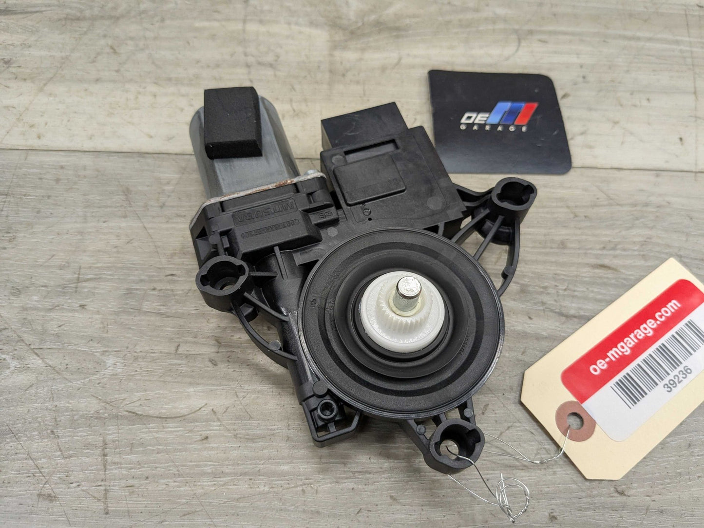 2021 BMW M340i G20 Front Left Driver Door Window Glass Regulator Motor 8498859 OEM BMW G20 G80 330 M340 M3 FRONT Left Driver Side Door Window Regulator Motor
